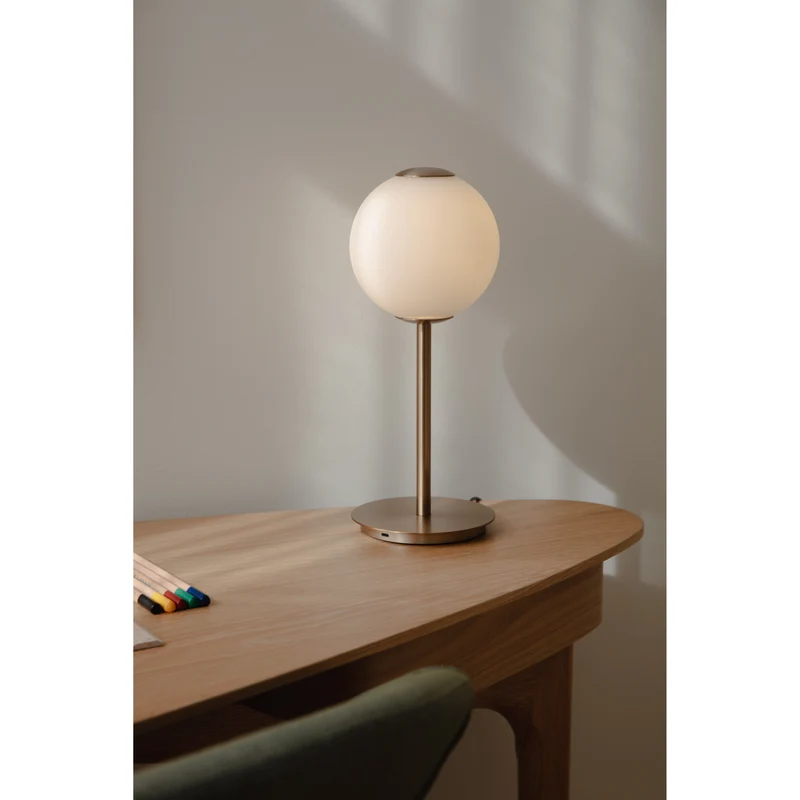 Audrey Bordlampe H37 USB-C Oplader