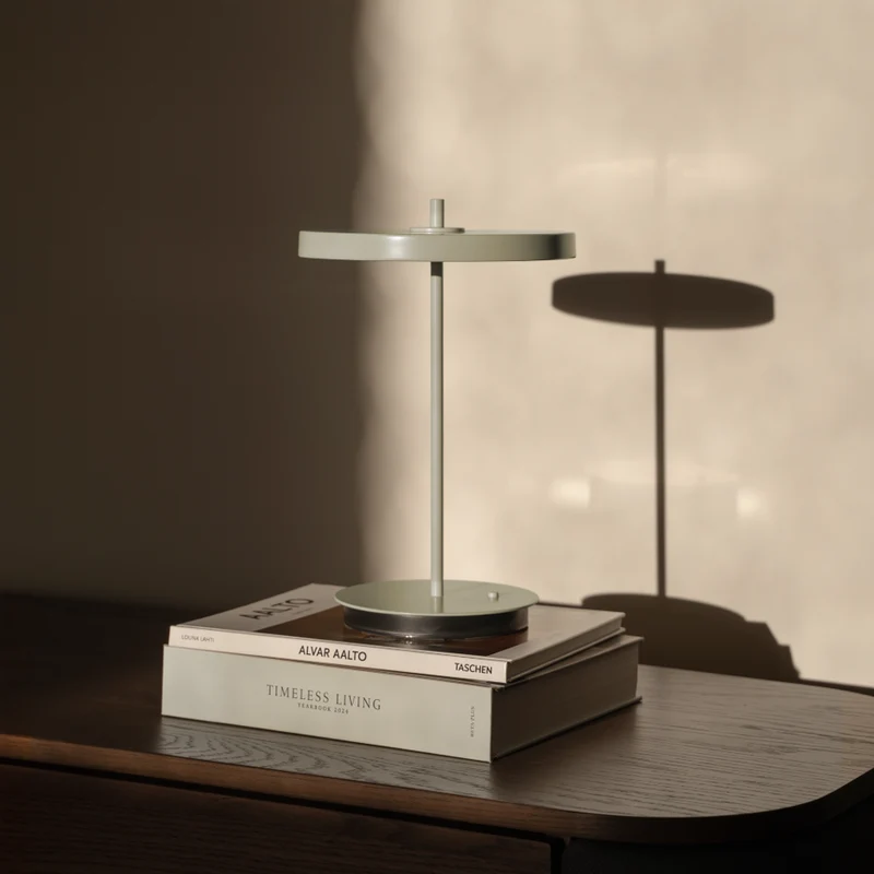 ASTERIA MOVE MONOCHROME LEAF PORTABLE LED