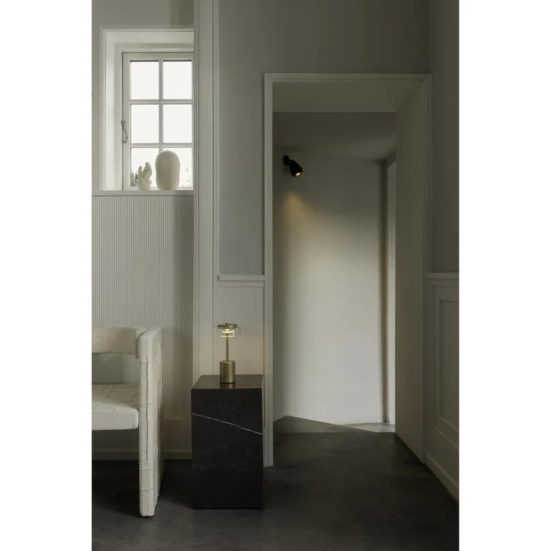 Blossi Mini Portable Bordlampe - Nuura (Nordic Gold, Klar, Genopladelig)