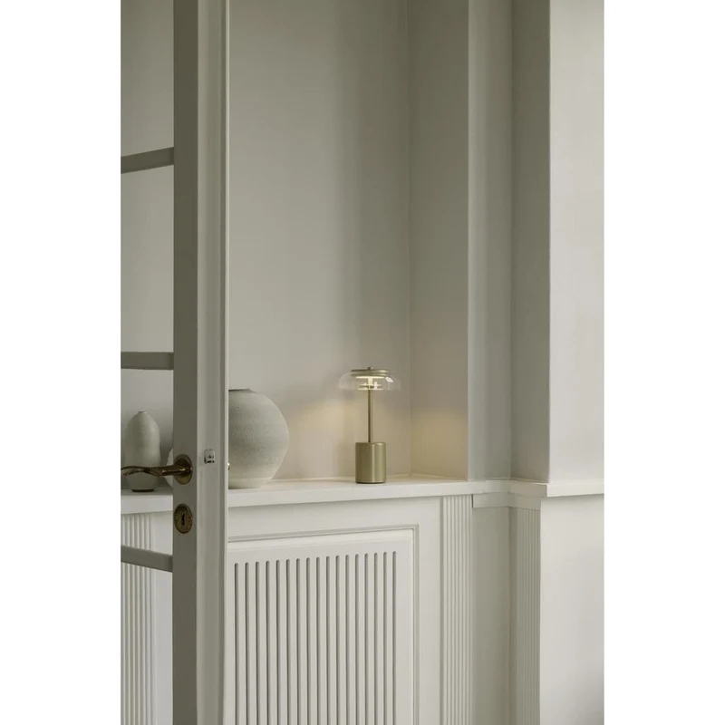 Blossi Mini Portable Bordlampe - Nuura (Nordic Gold, Klar, Genopladelig)