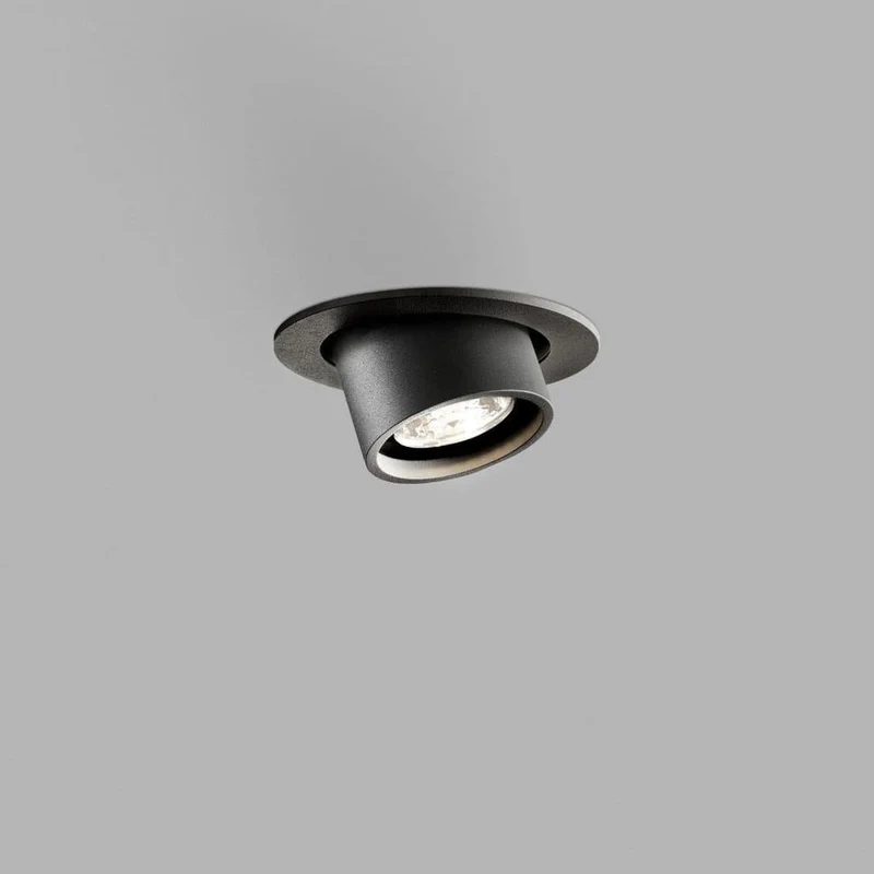 Angle LED Downlight - Sort finish med varmt 2700/3000K lys (Light-Point)