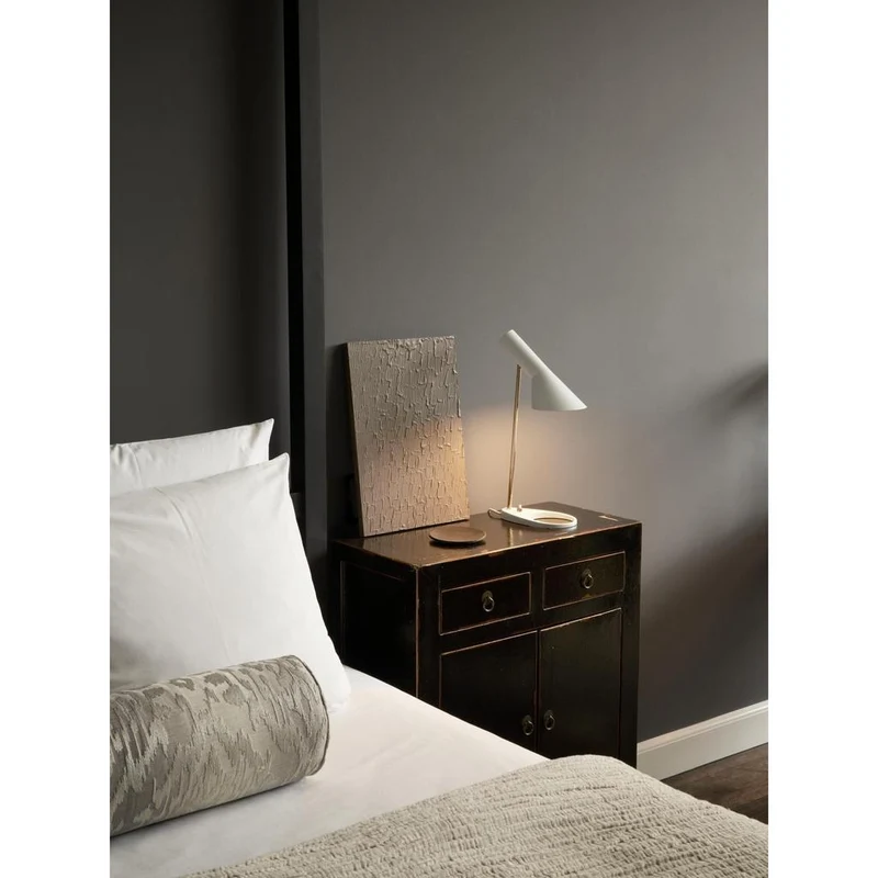 AJ Mini Anniversary - Bordlampe Louis Poulsen - (Mat Hvid / Lys Rosa, Messingstamme)