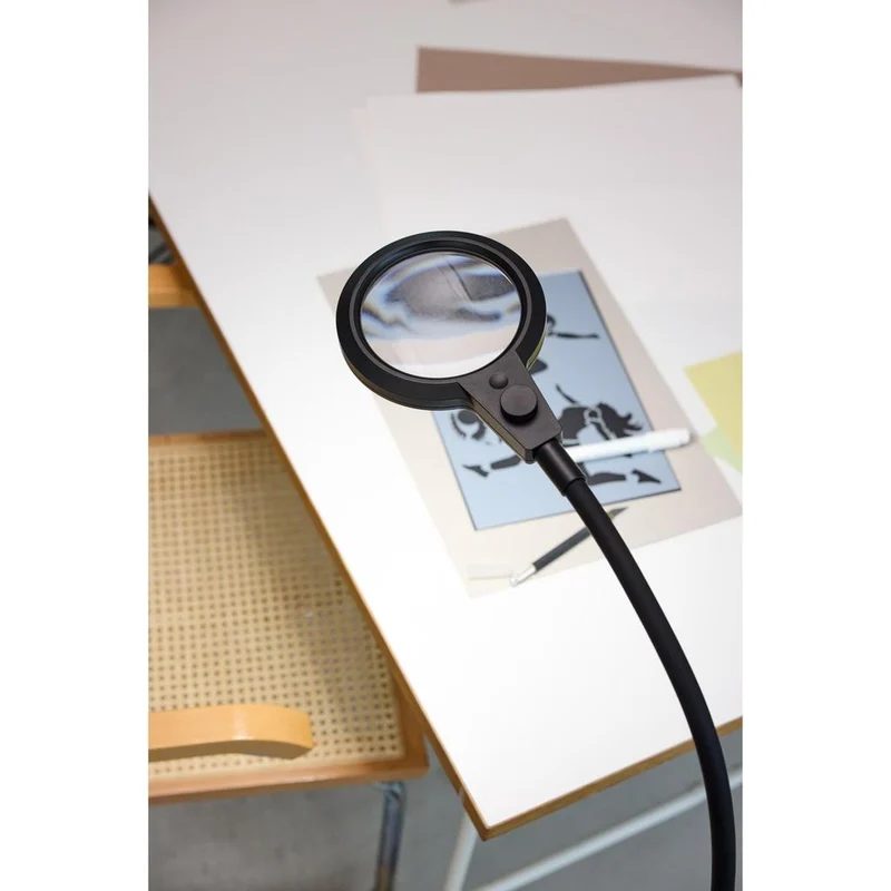 MAGNI LUP CHARGE PORTABLE GULVLAMPE SORT