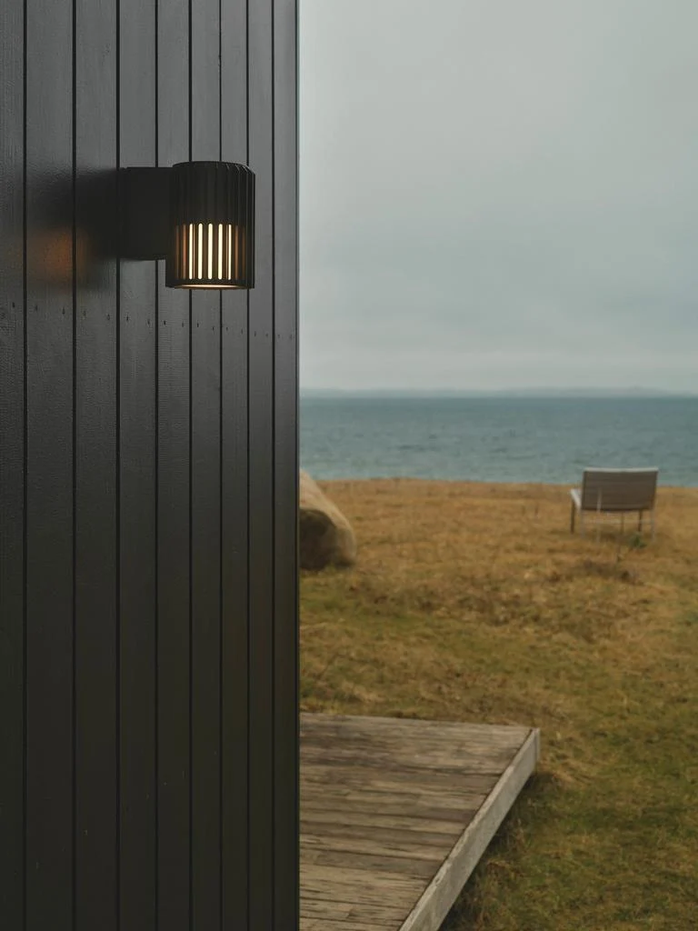 Aludra Væglampe - Seaside Sort udendørslampe med smuk lys-skyggespil