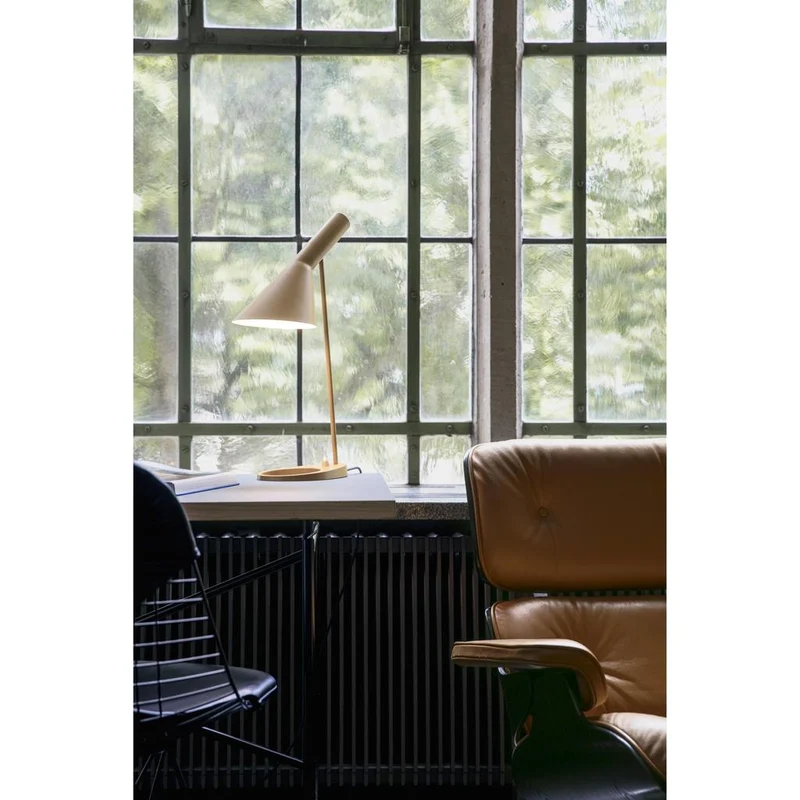 AJ - Bordlampe - Warm Sand, E27, 56 cm