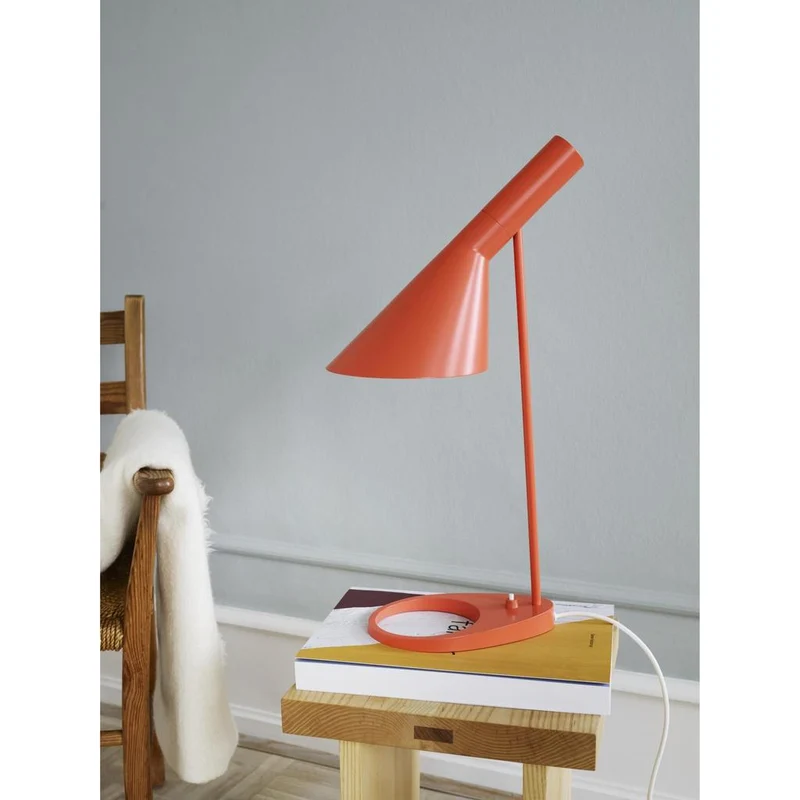 AJ - Bordlampe - Electric Orange