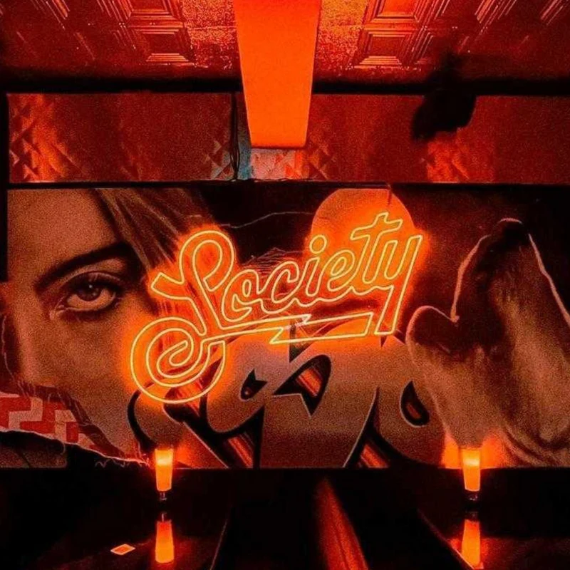 Personnalisez le néon LED de votre bar