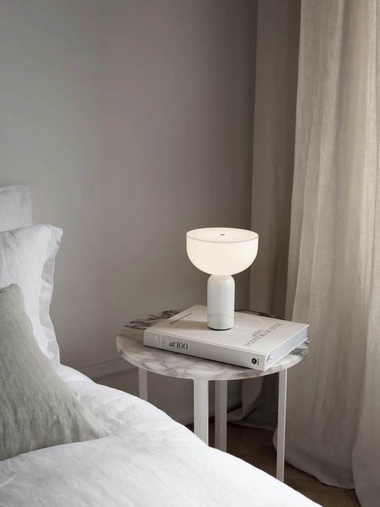 KIZU BORDLAMPE PORTALBE HVID 21710