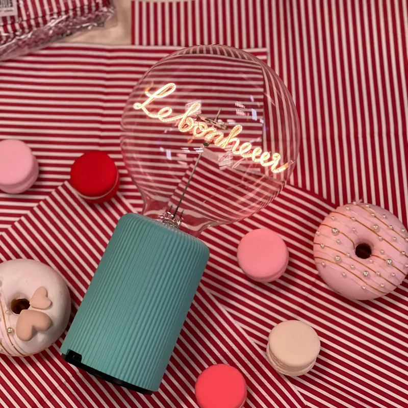 Ampoule décorative LED sans fil "LE BONHEUR" - Message In The Bulb