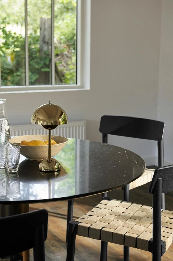 FLOWERPOT VP9 - PORTABLE BORDLAMPE - MESSING PLATED