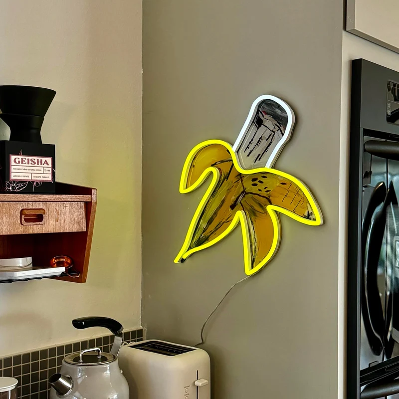 Banana YP x Jean Michel Basquiat, signe en néon LED