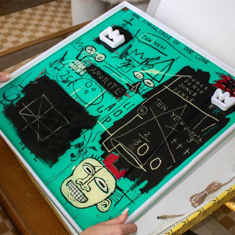 Equals Pi YP x Jean Michel Basquiat, signe en néon LED