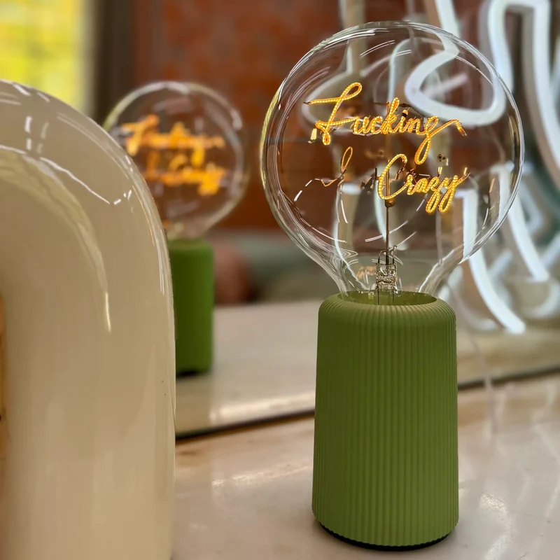 Ampoule décorative LED sans fil "Fucking Crazy" Message In The Bulb