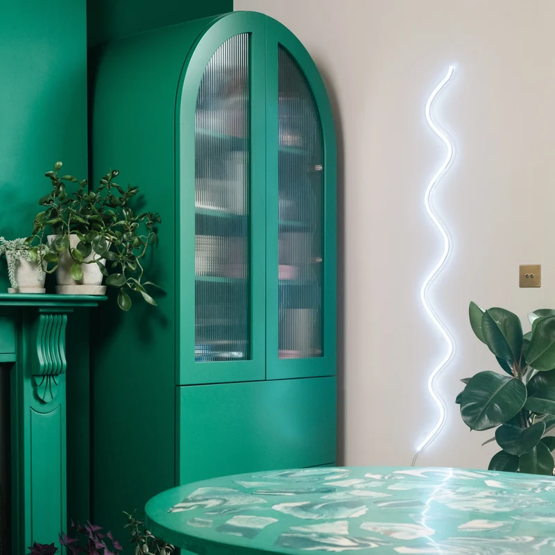Squiggle by 2LG, signe en néon LED