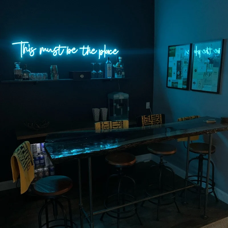 This must be the place - signe en néon LED