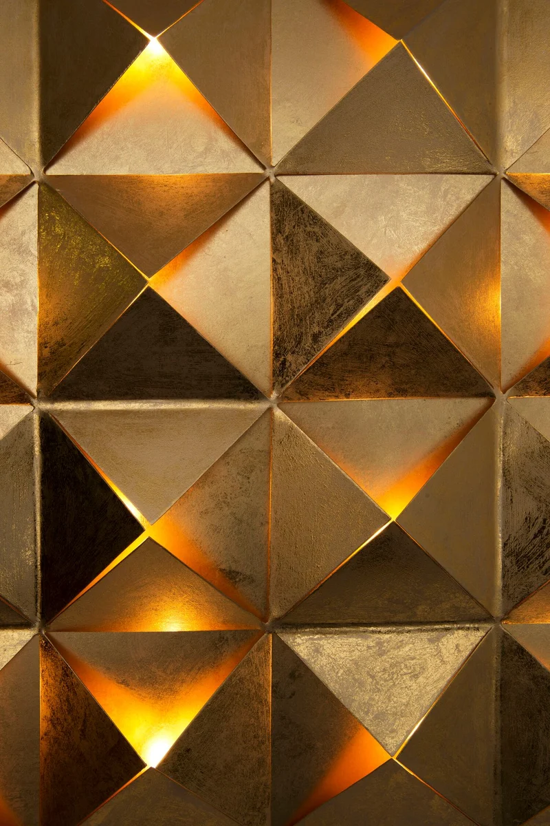 LED-Wandlampe Pyramide 17-flammig dimmbar 80x5cm Gold
