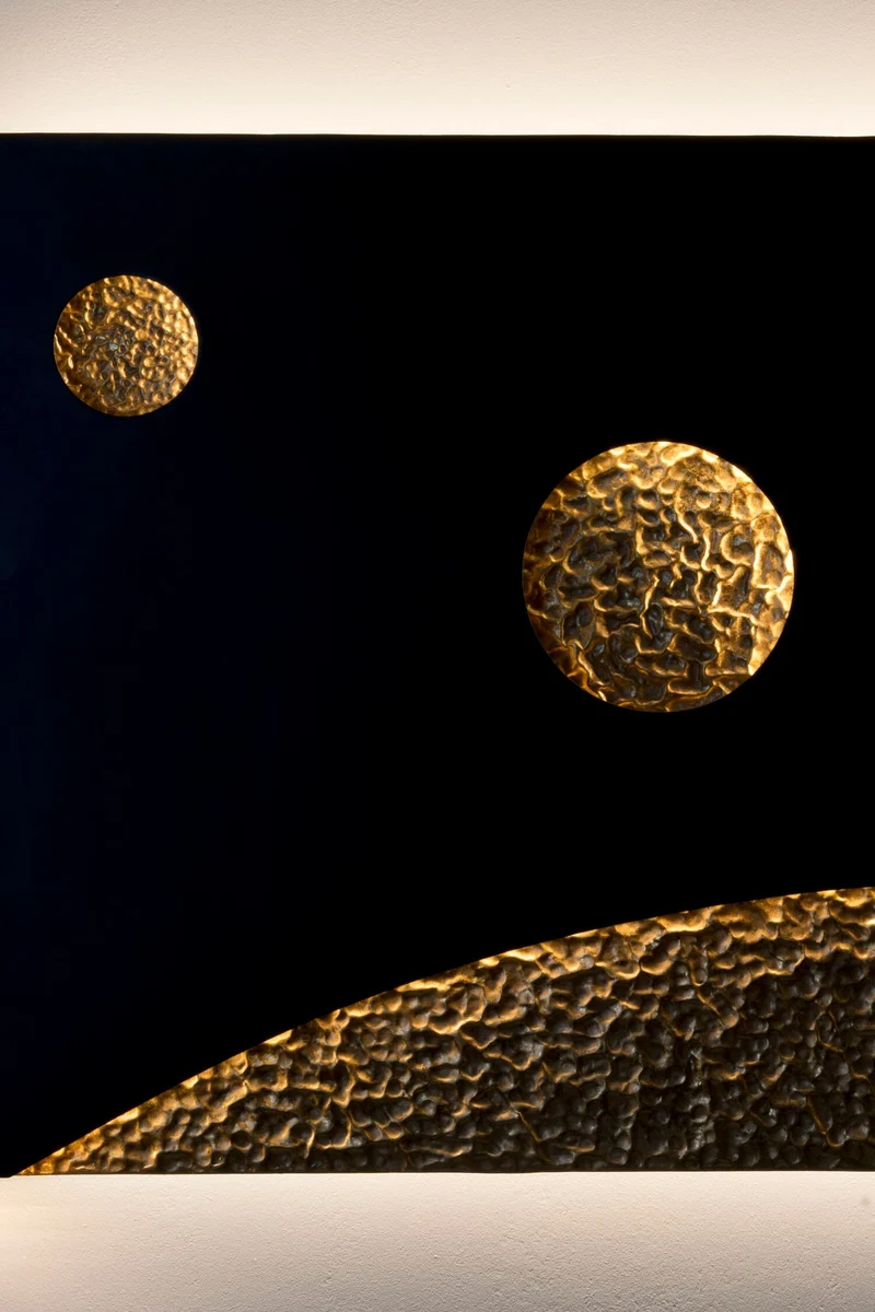 LED-Wandlampe Galassia dimmbar gehämmert 150x4cm Gold