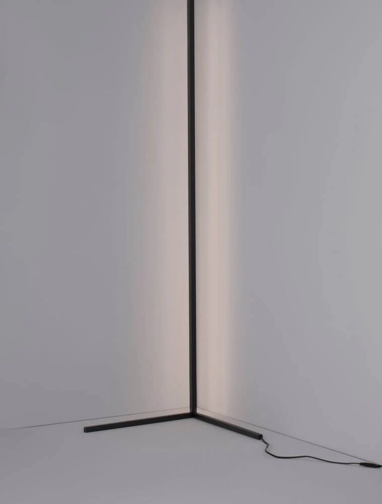 V-Line LED Stehlampe H 140,5cm 13000K