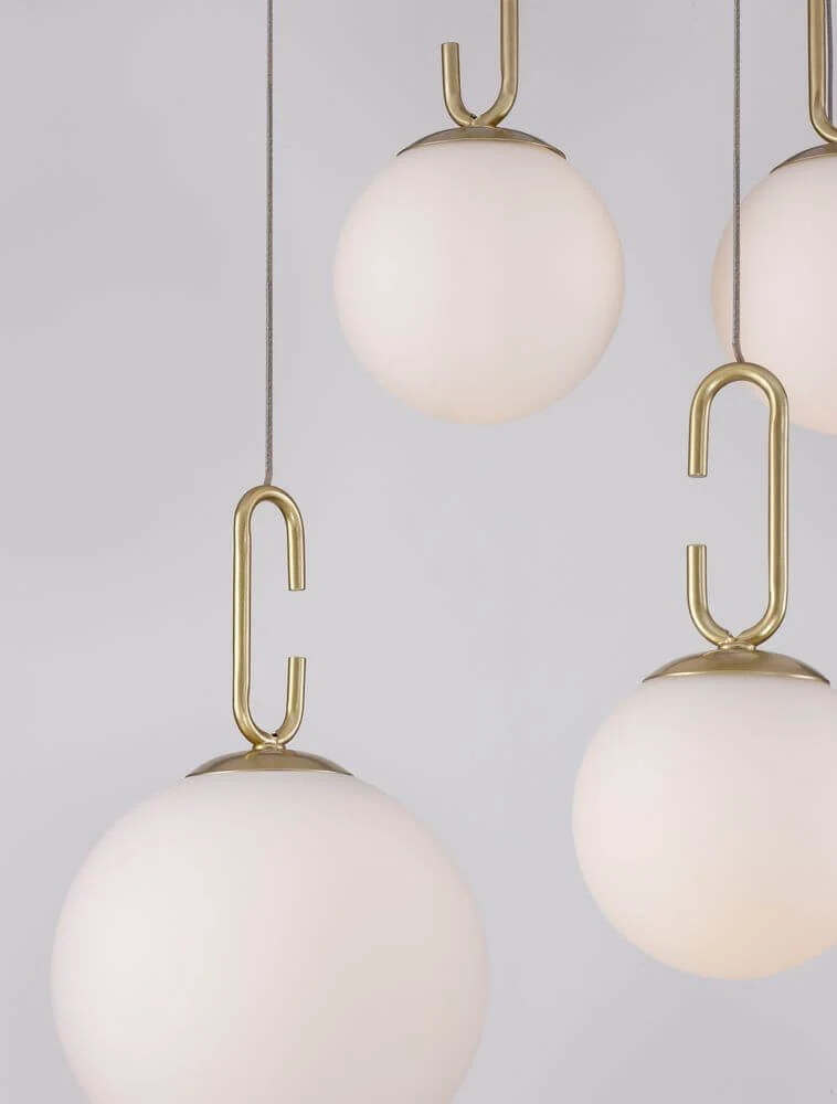 Hook LED Pendelleuchte 7-flammig Ø 56,6cm 3000K Gold-Gebürstet, Weiß