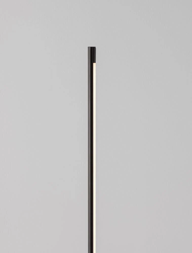 Colby LED Stehlampe 3000K Schwarz