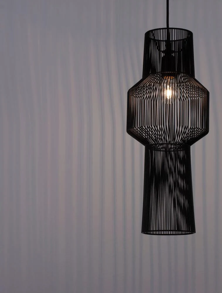 Bredo Pendelleuchte Ø 21cm Schwarz