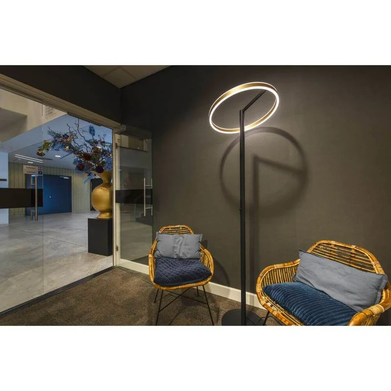 One Straight FL LED Stehleuchte Vertikal Schwenkbar
