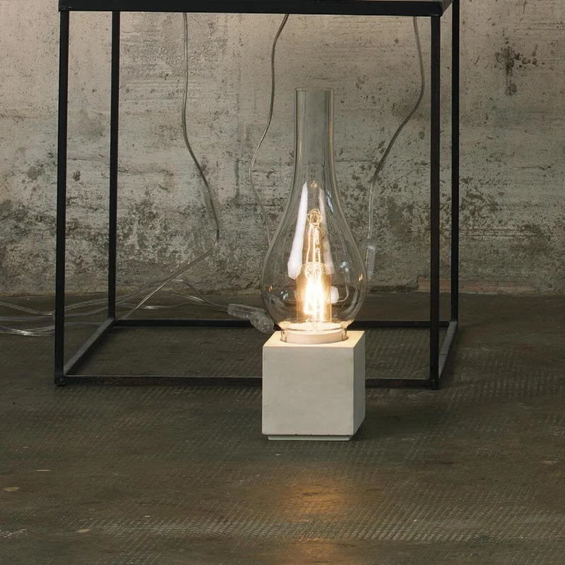 Karman Amarcord Tischlampe