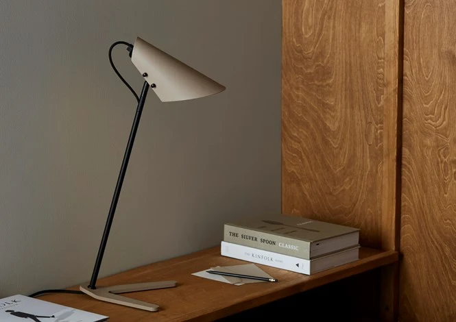 VINCENT - BORDLAMPE - SAND/SORT
