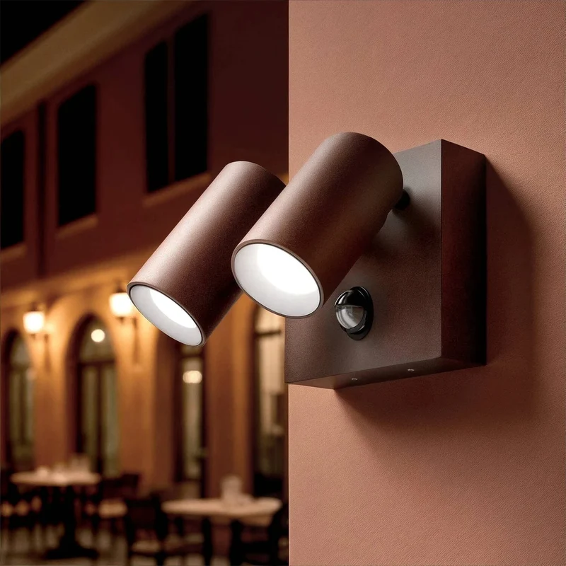 Double Spot Orientable