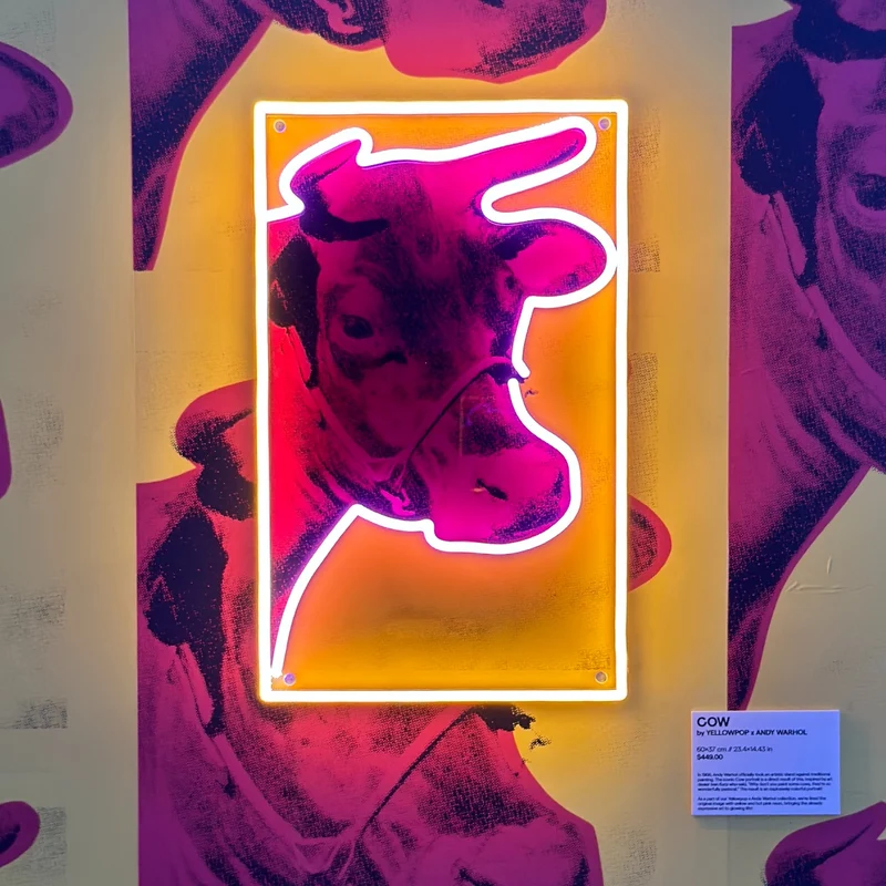 Cow by Andy Warhol - signe en néon LED